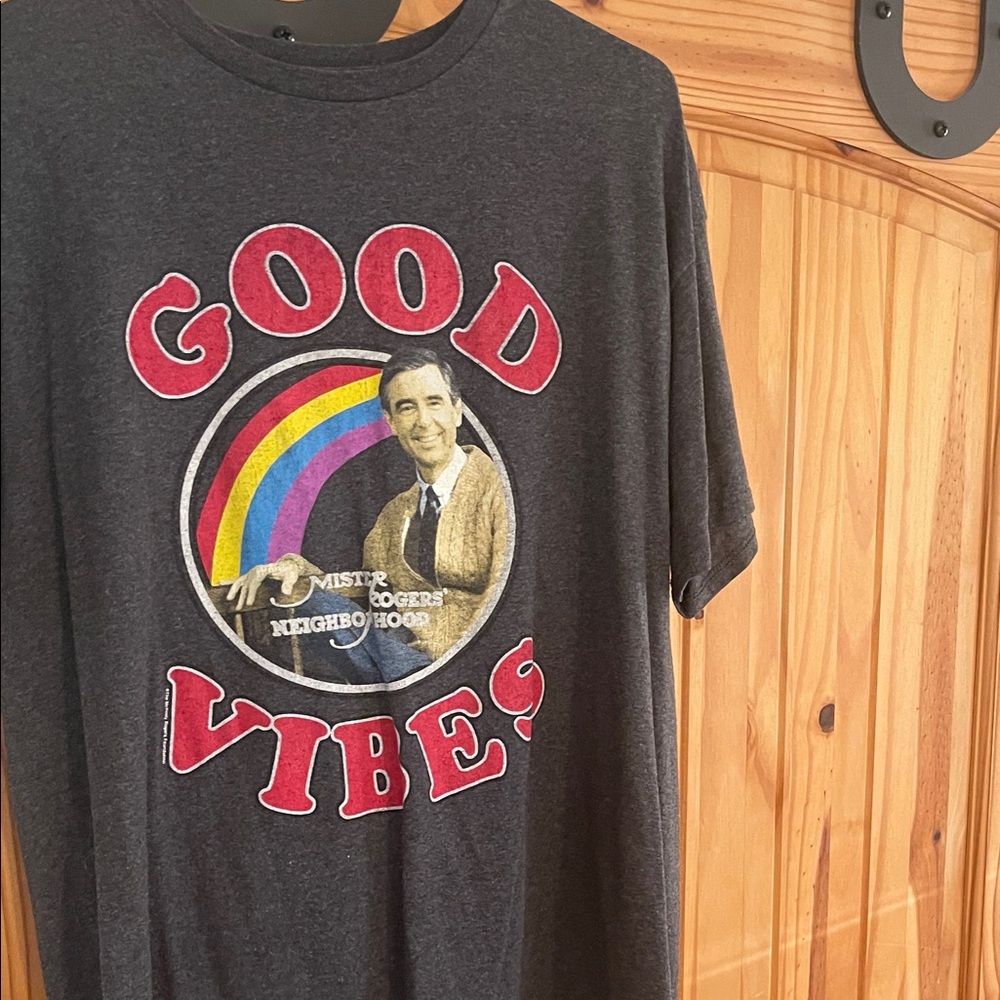 Good Vibes Graphic T-Shirt - Gray
